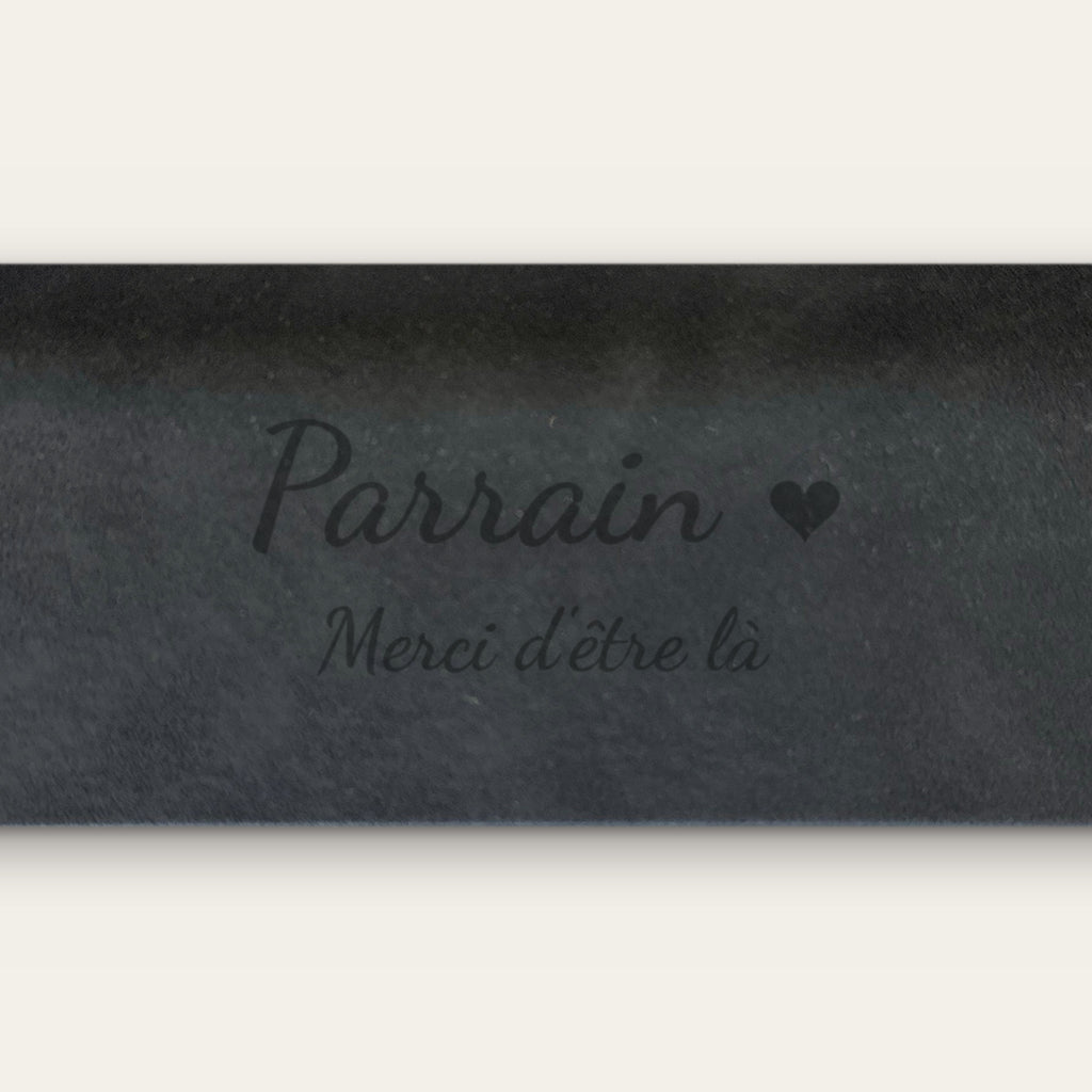 Étui à lunettes parrain personnalisé, gravé — gros plan de la gravure (Noir)