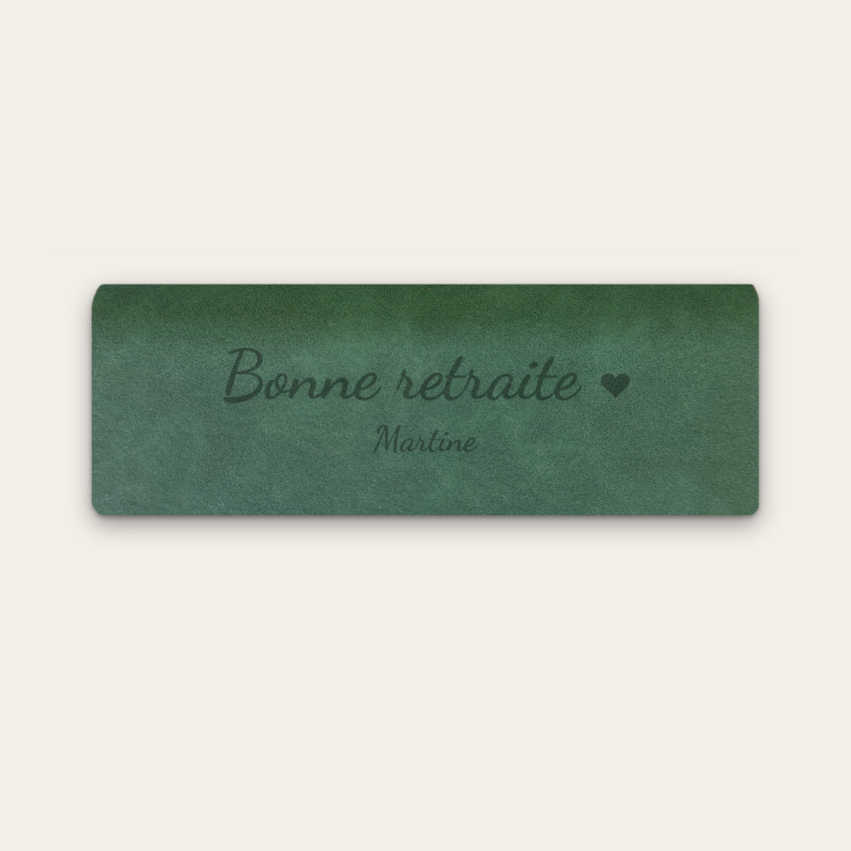 Étui à lunettes retraite personnalisé, gravé — Vert sapin — gravure « Bonne retraite » / « Martine »