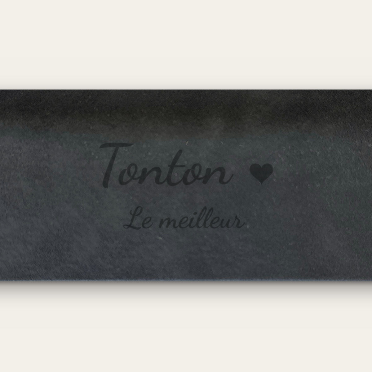 Étui à lunettes tonton personnalisé, gravé — gros plan de la gravure (Noir)