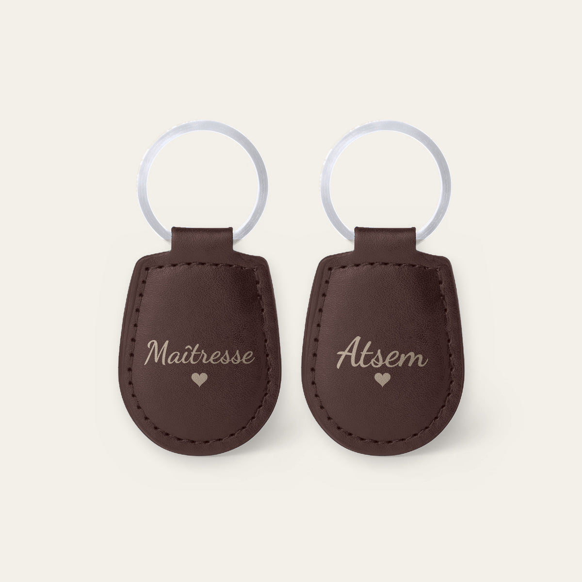 Lot de 2 porte-clés maîtresse et ATSEM, gravés — Chocolat — gravure « Maîtresse » et « Atsem »
