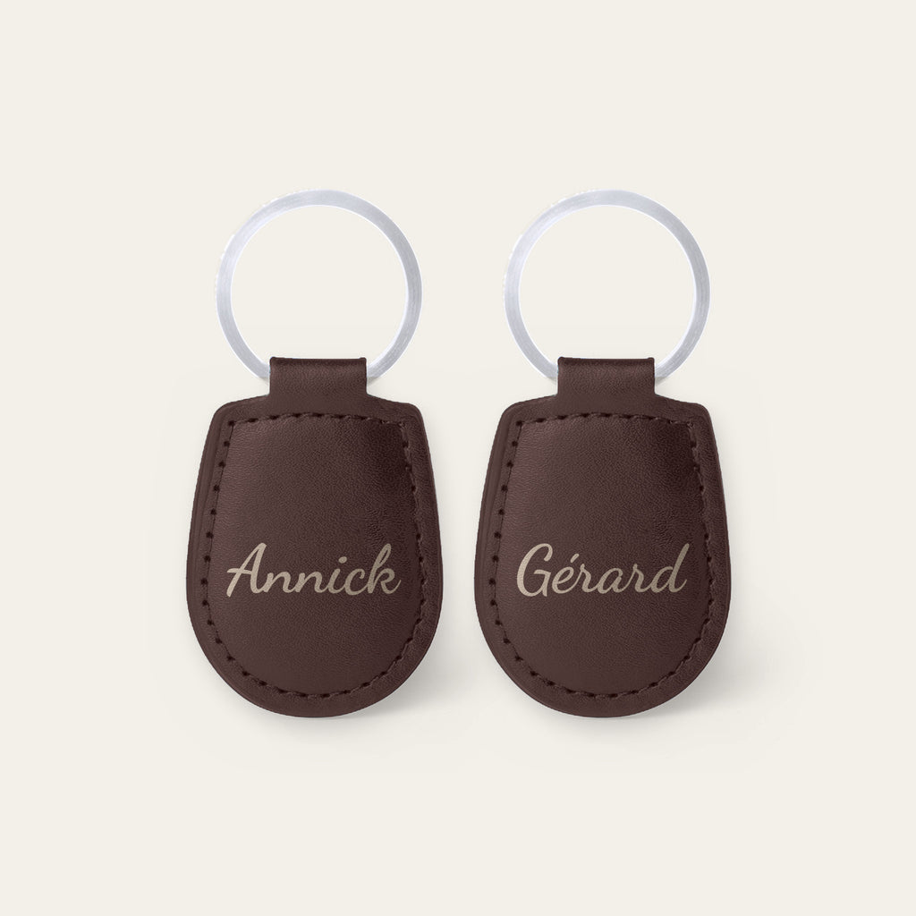 Lot de 2 porte-clés prénoms personnalisés, gravés — Chocolat — gravure « Annick » et « Gérard »