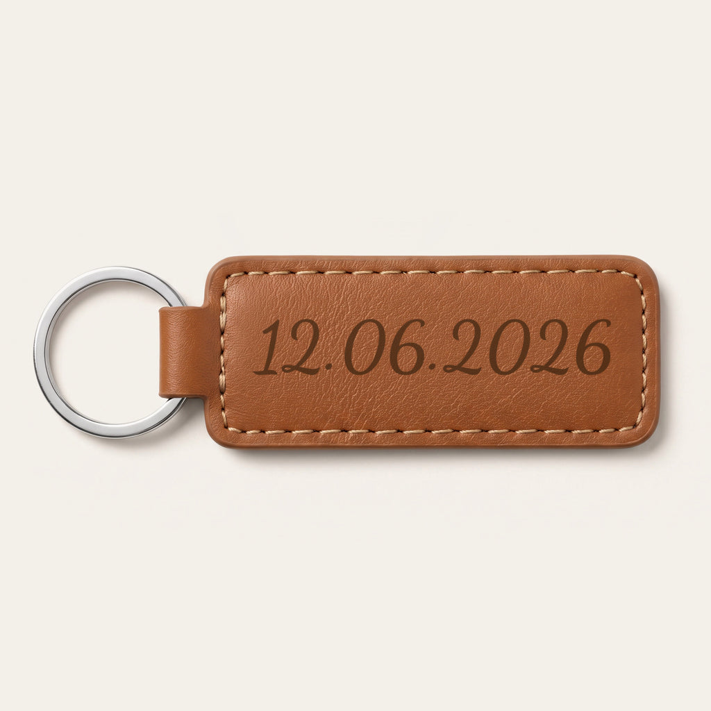 Porte-clés prénom personnalisé, gravé — rectangle, exemple de gravure au verso, en option : « 12.06.2026 » (Caramel)