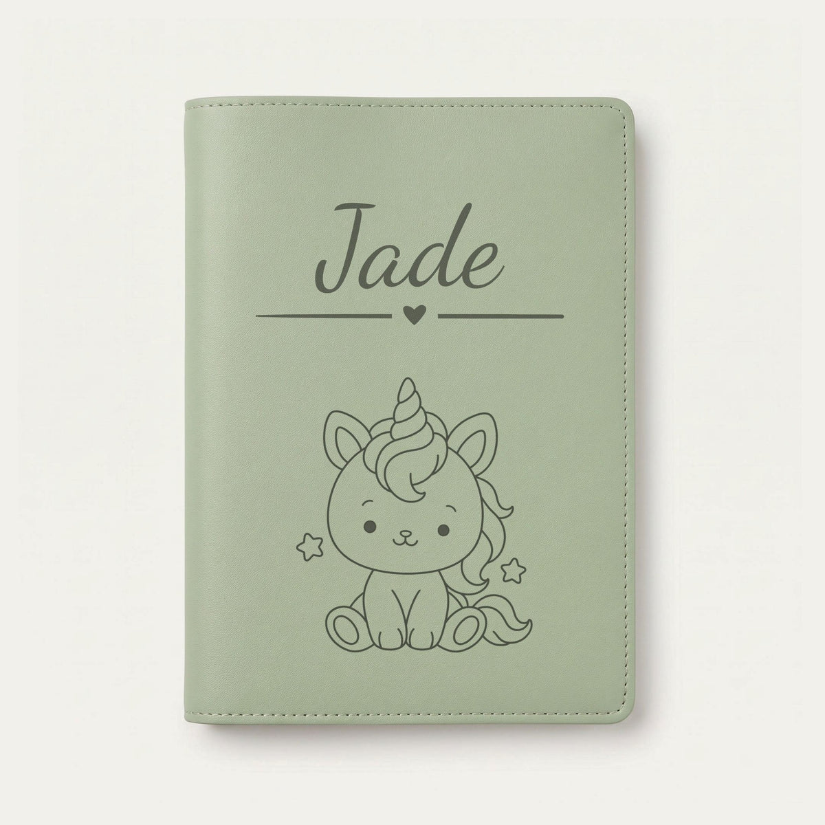 Protège carnet de santé bébé fille personnalisé – Licorne — Vert sauge — gravure « Jade »