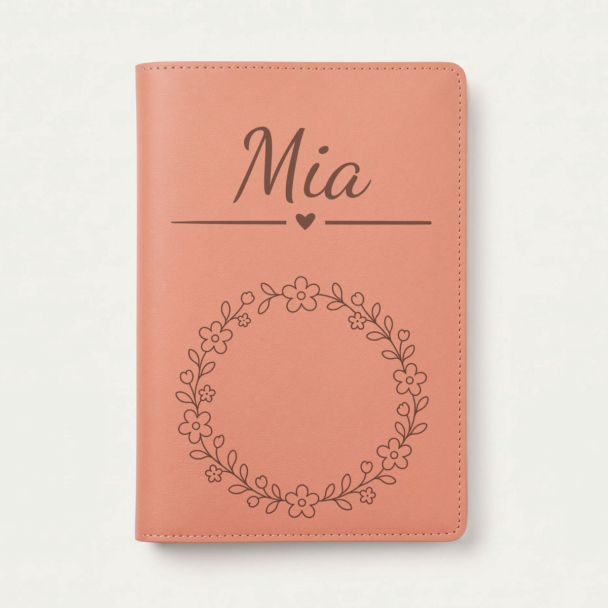 Protège carnet de santé bébé fille personnalisé – Petites fleurs — Terracotta — gravure « Mia »