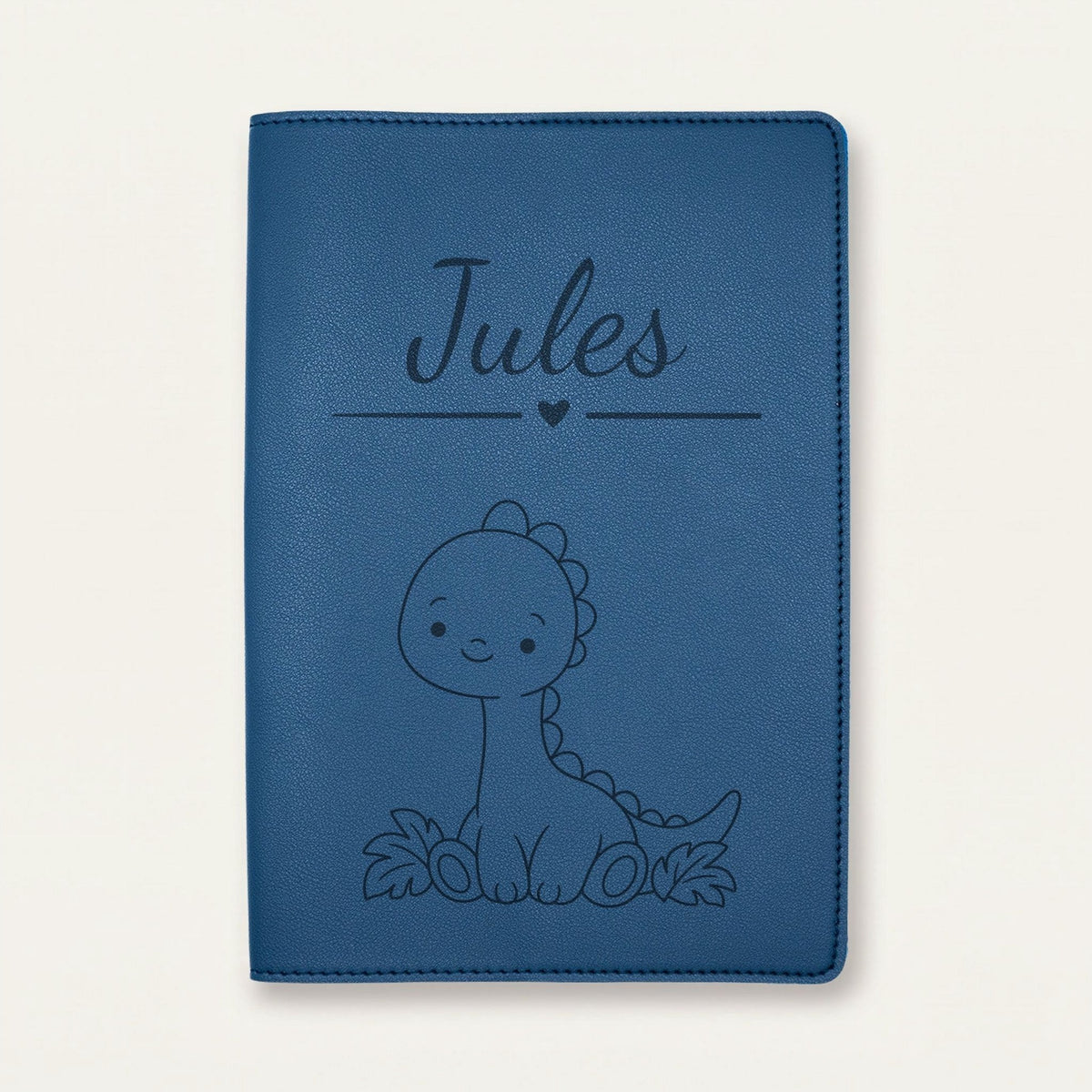 Protège carnet de santé bébé garçon personnalisé – Dinosaure — Bleu nuit — gravure « Jules »