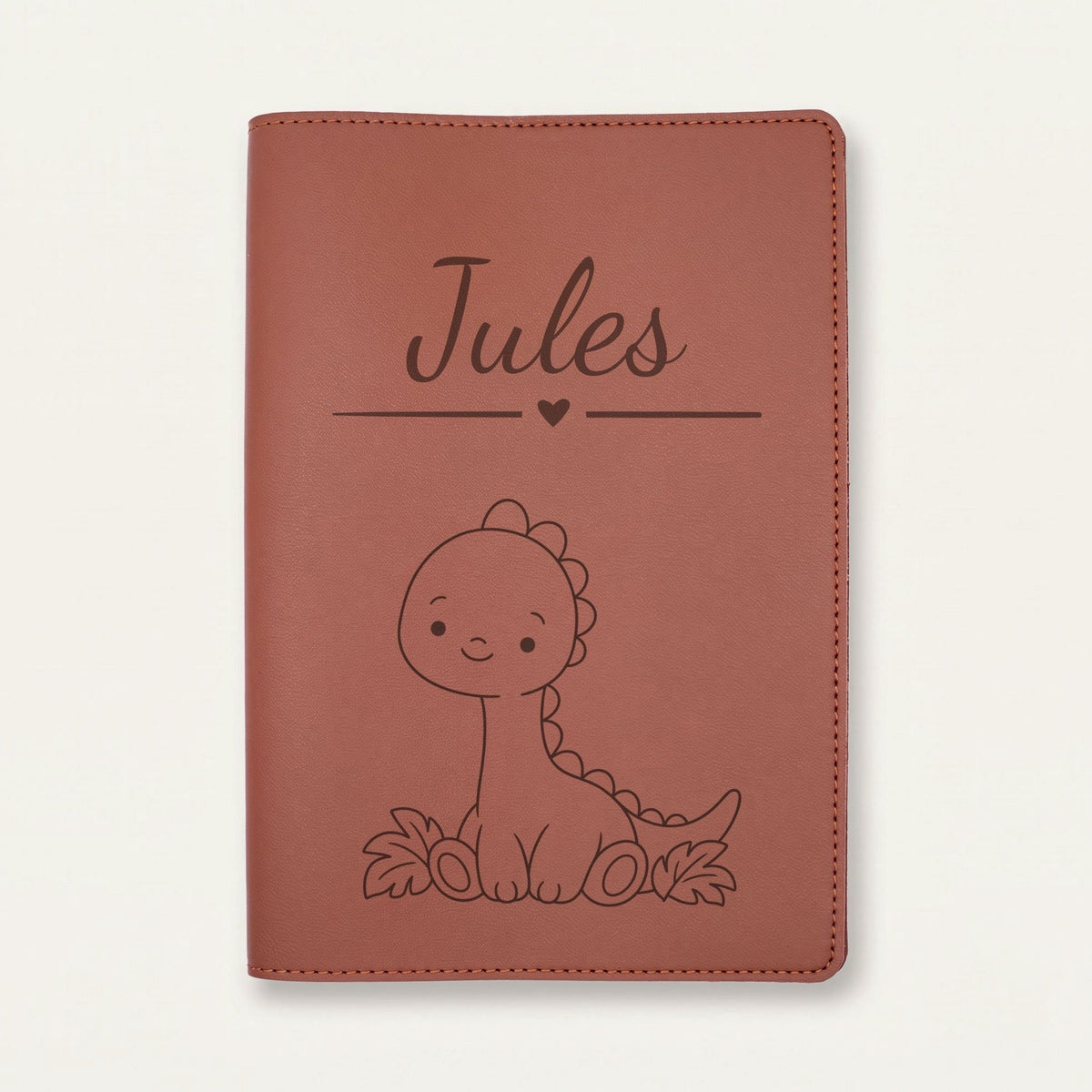 Protège carnet de santé bébé garçon personnalisé – Dinosaure — Chocolat — gravure « Jules »