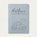 Protège carnet de santé bébé garçon personnalisé – Voitures — Bleu nuage — gravure « Arthur »
