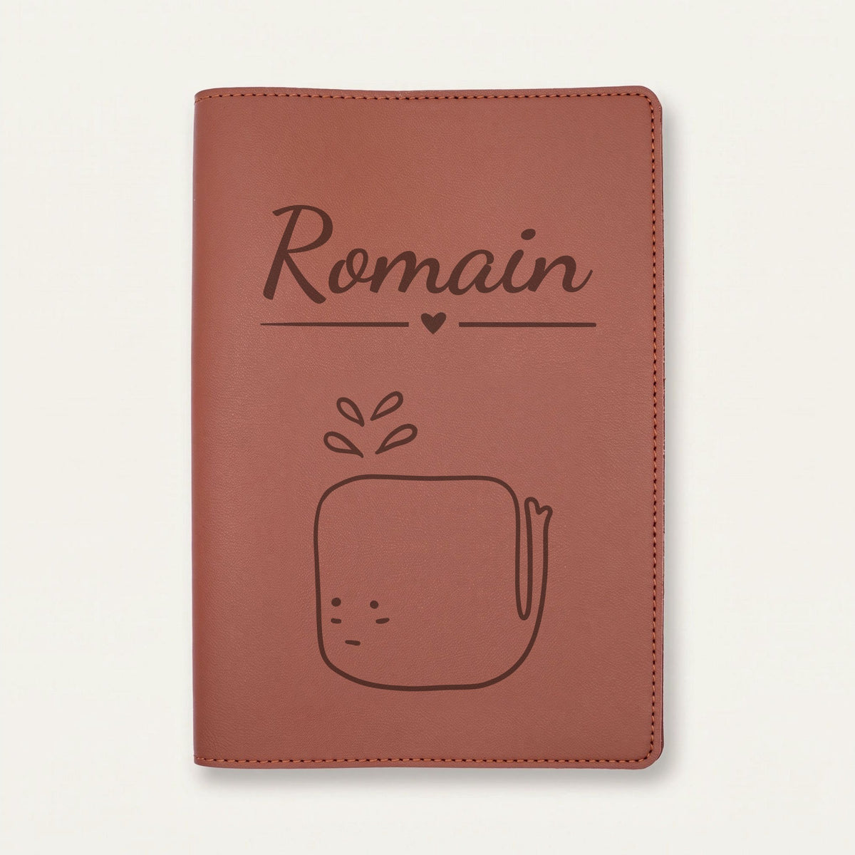 Protège carnet de santé bébé personnalisé – Baleine — Chocolat — gravure « Romain »