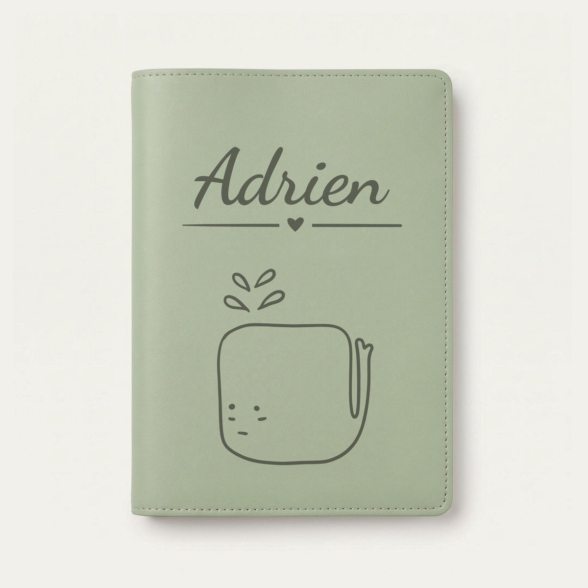 Protège carnet de santé bébé personnalisé – Baleine — Vert sauge — gravure « Adrien »
