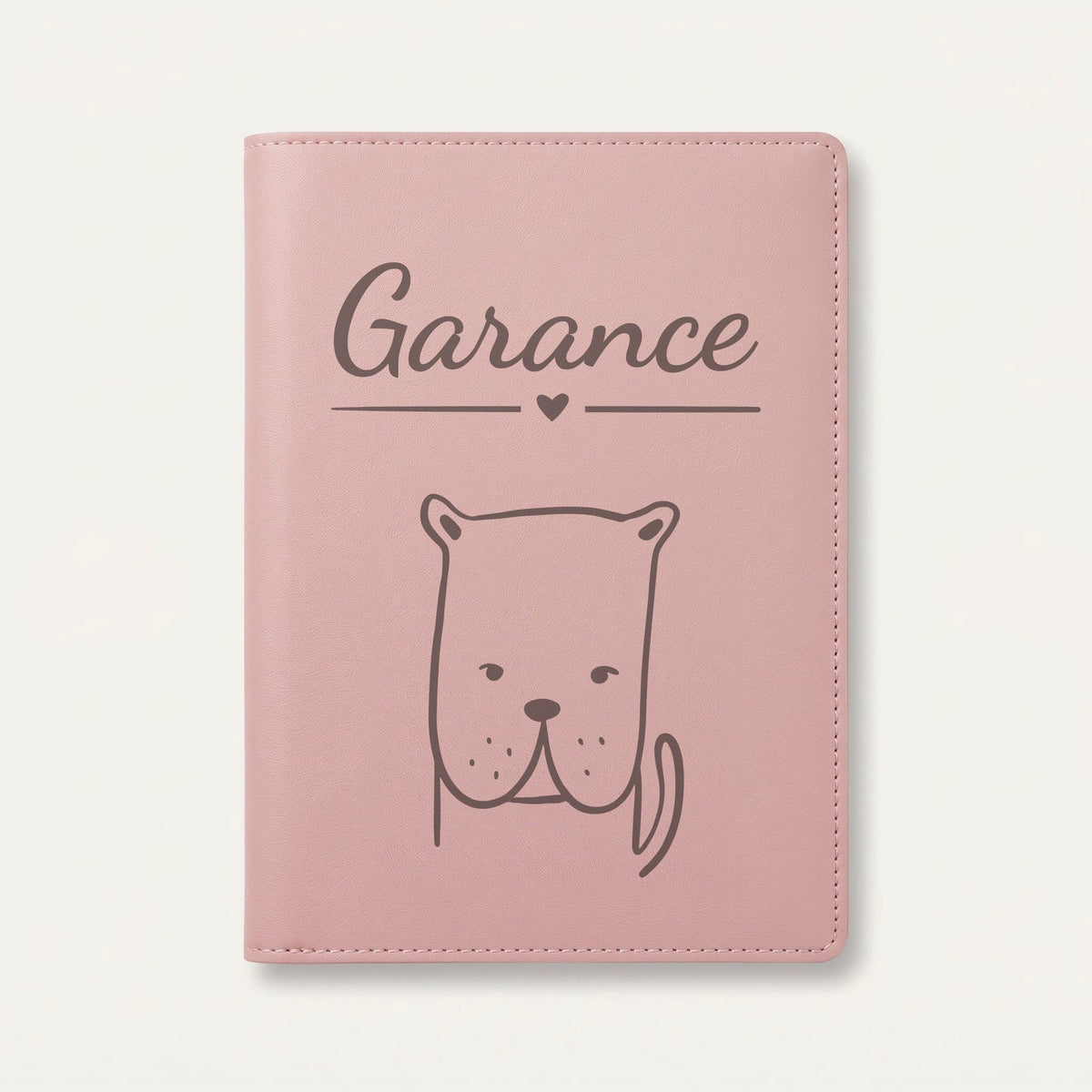 Protège carnet de santé bébé personnalisé – Bouledogue — Rose dragée — gravure « Garance »