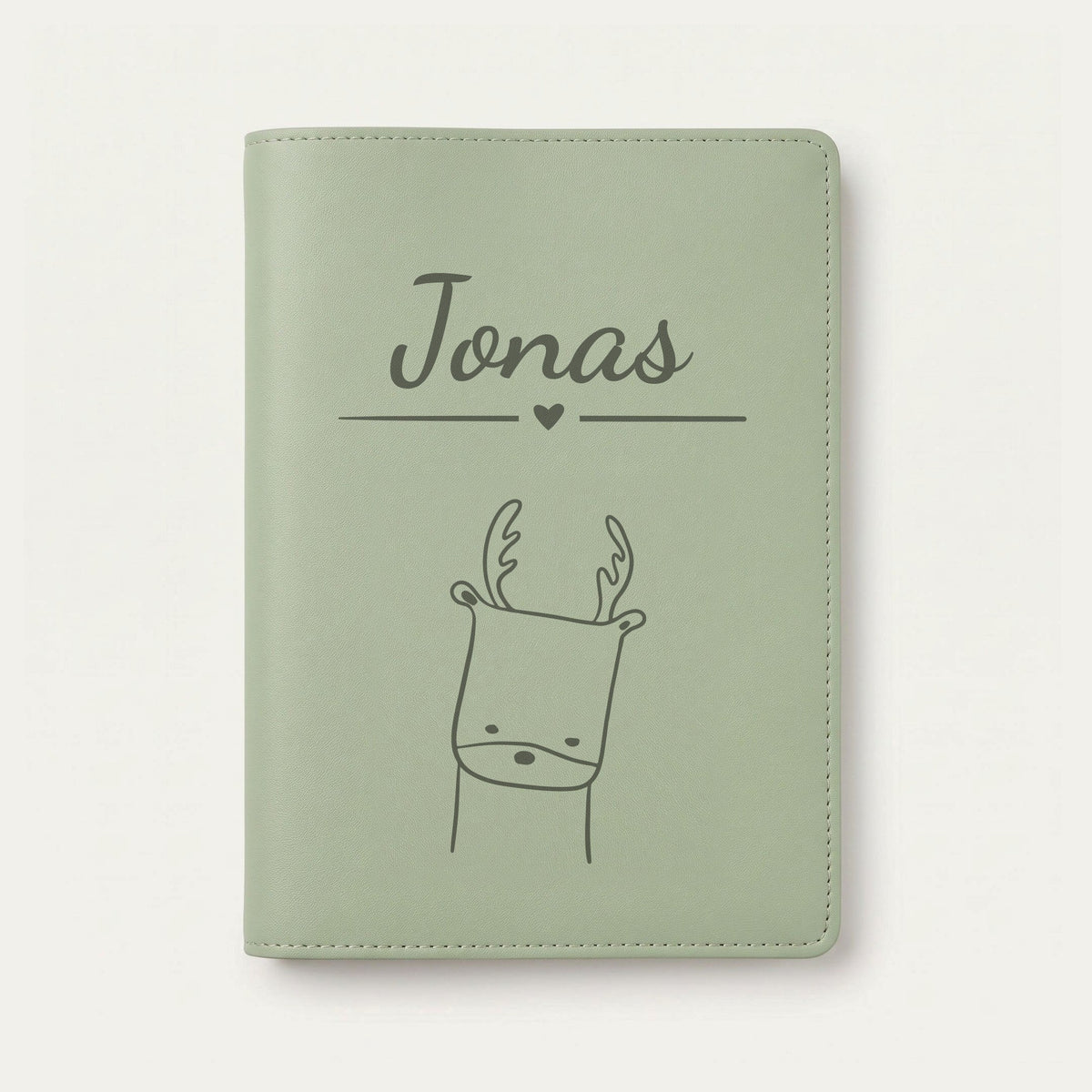 Protège carnet de santé bébé personnalisé – Cerf — Vert sauge — gravure « Jonas »
