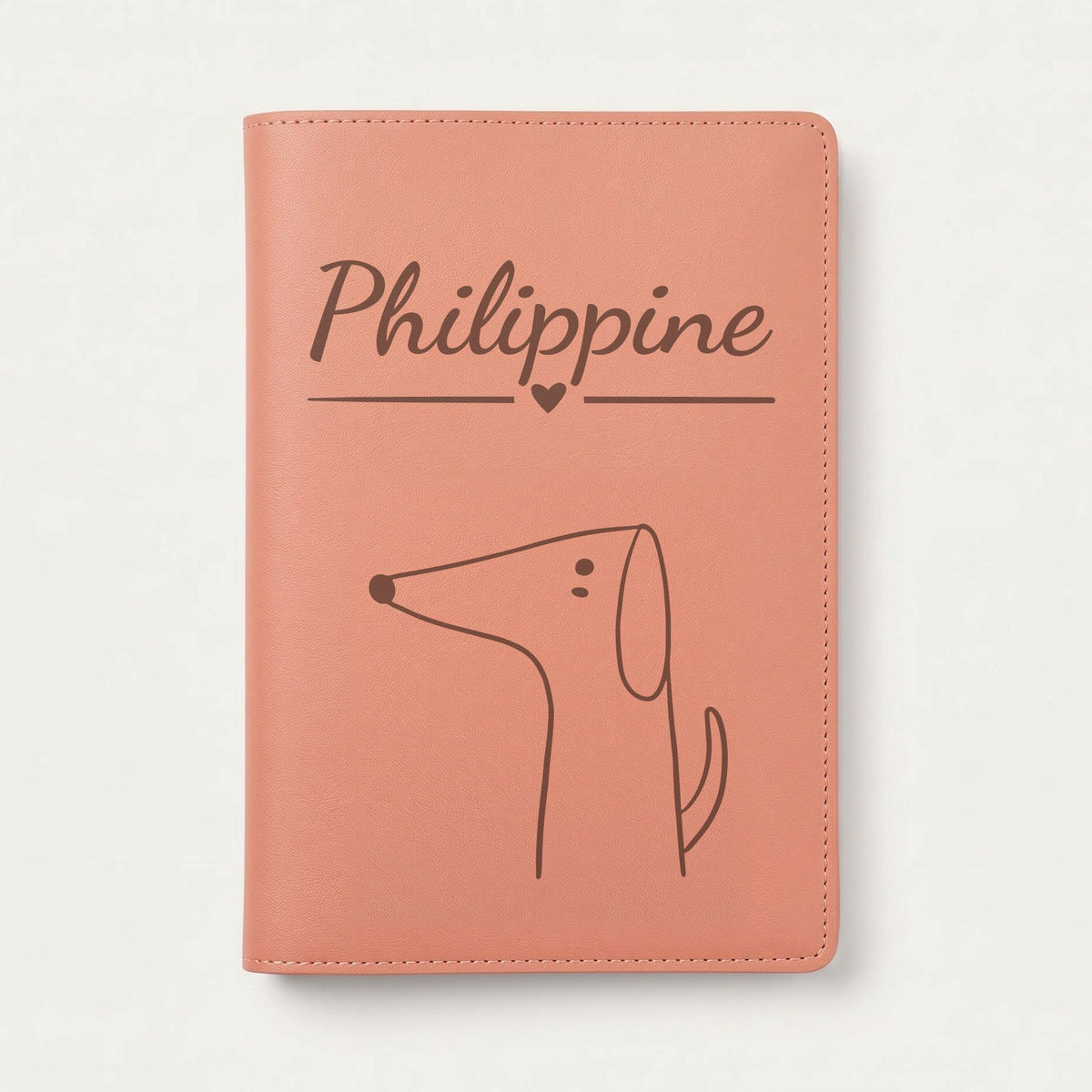 Protège carnet de santé bébé personnalisé – Chien de profil — Terracotta — gravure « Philippine »