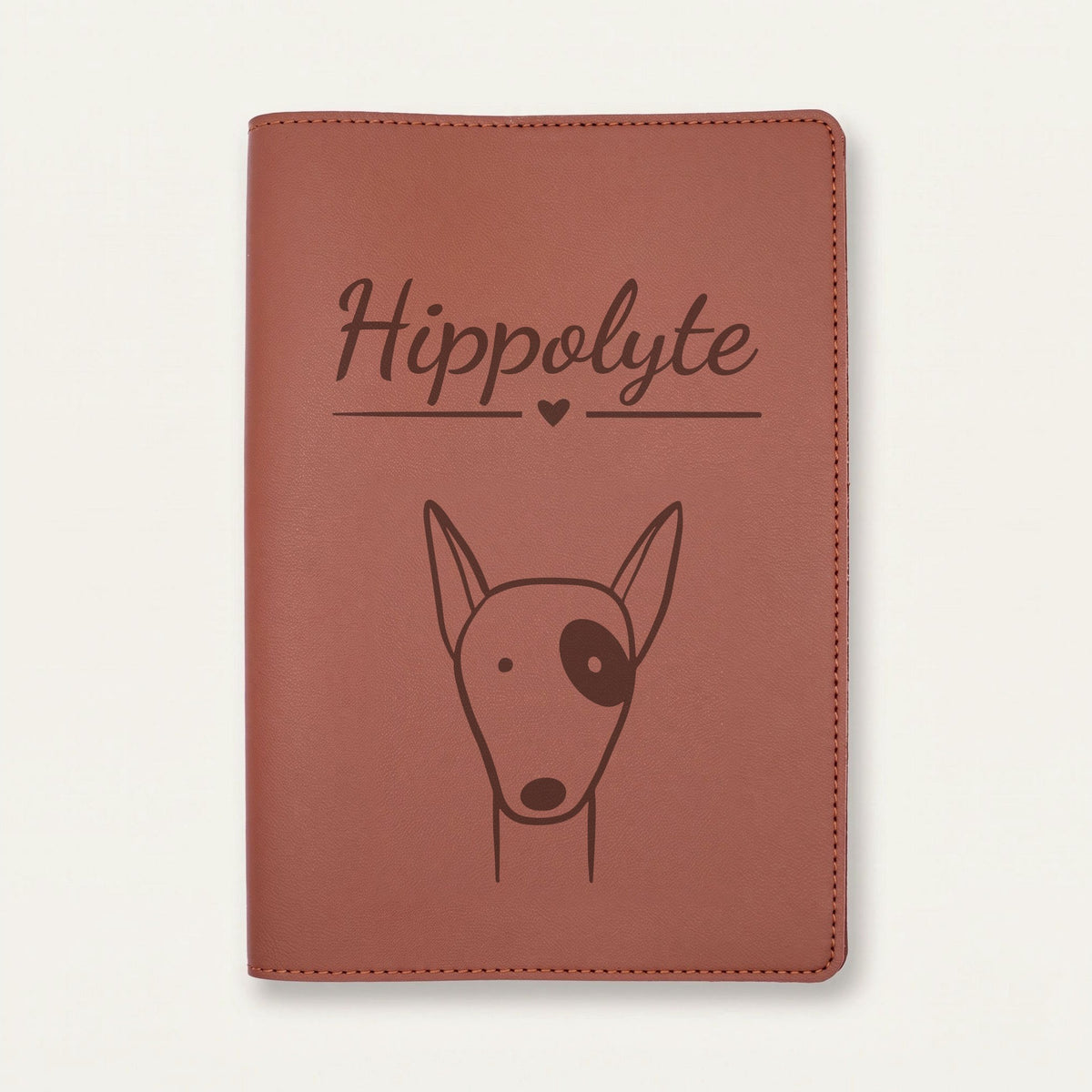 Protège carnet de santé bébé personnalisé – Chien à la tache — Chocolat — gravure « Hippolyte »