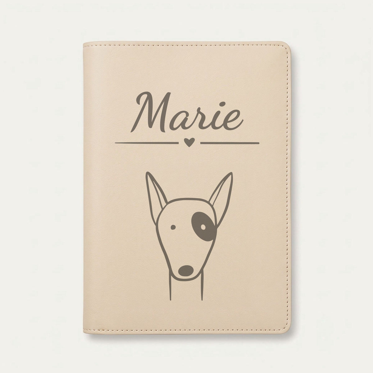 Protège carnet de santé bébé personnalisé – Chien à la tache — Crème vanille — gravure « Marie »