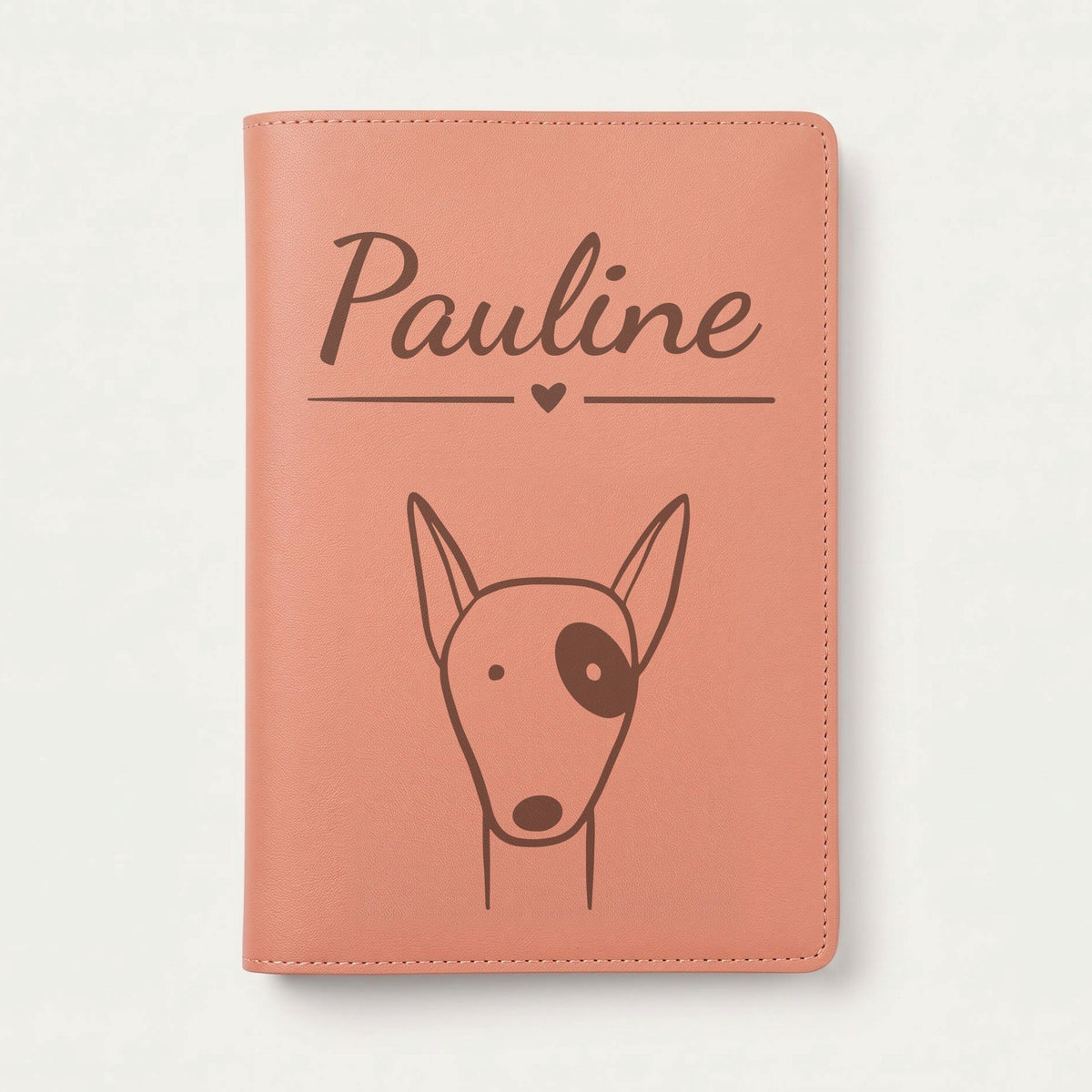 Protège carnet de santé bébé personnalisé – Chien à la tache — Terracotta — gravure « Pauline »