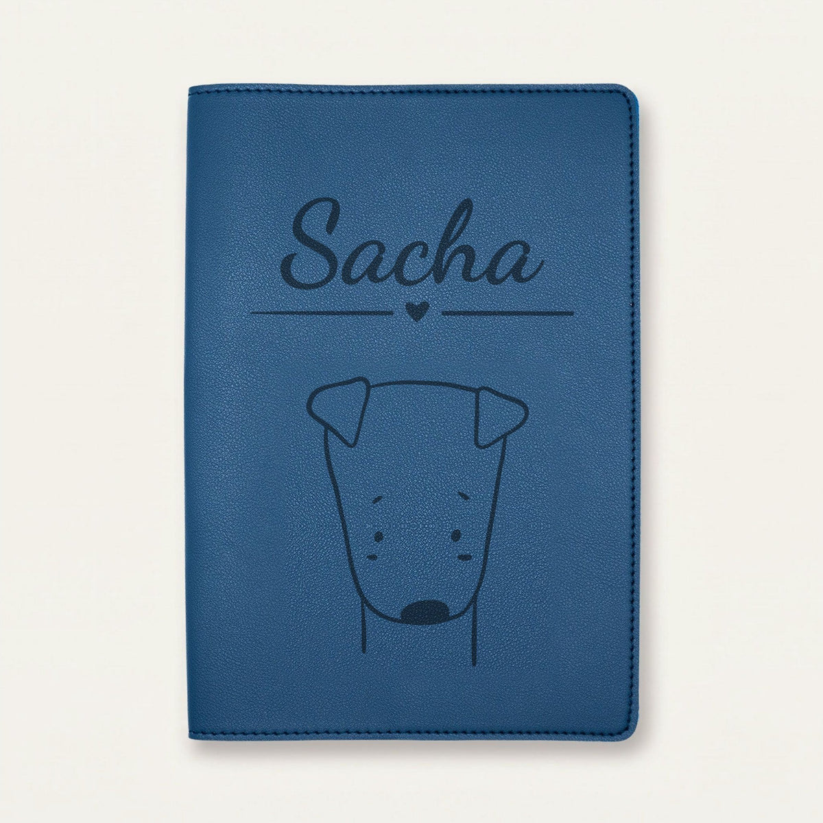 Protège carnet de santé bébé personnalisé – Chiot — Bleu nuit — gravure « Sacha »