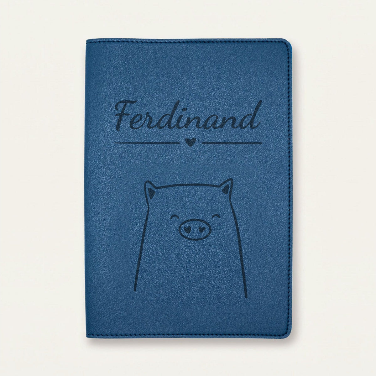 Protège carnet de santé bébé personnalisé – Cochon au nez en cœur — Bleu nuit — gravure « Ferdinand »