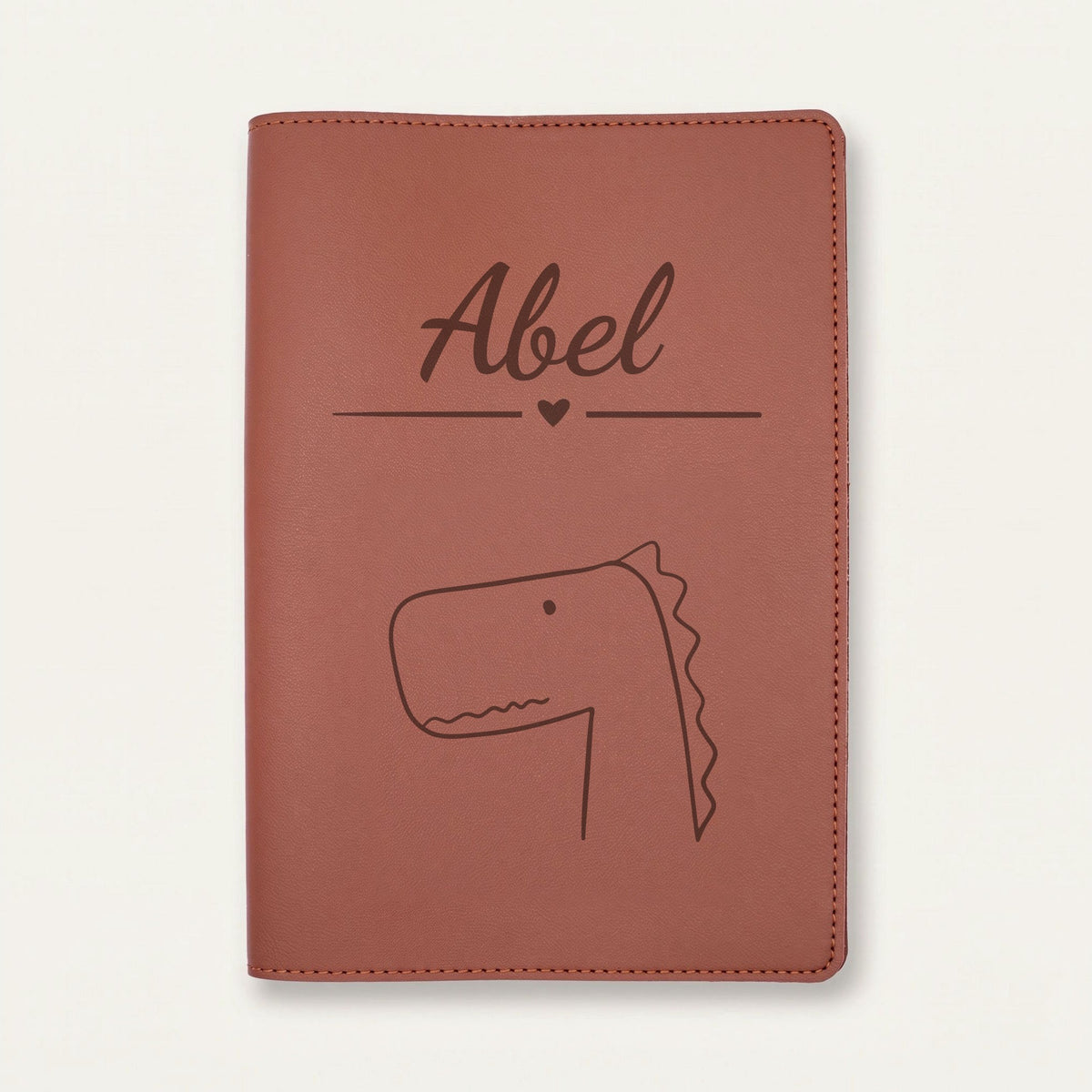 Protège carnet de santé bébé personnalisé – Dinosaure à crête — Chocolat — gravure « Abel »