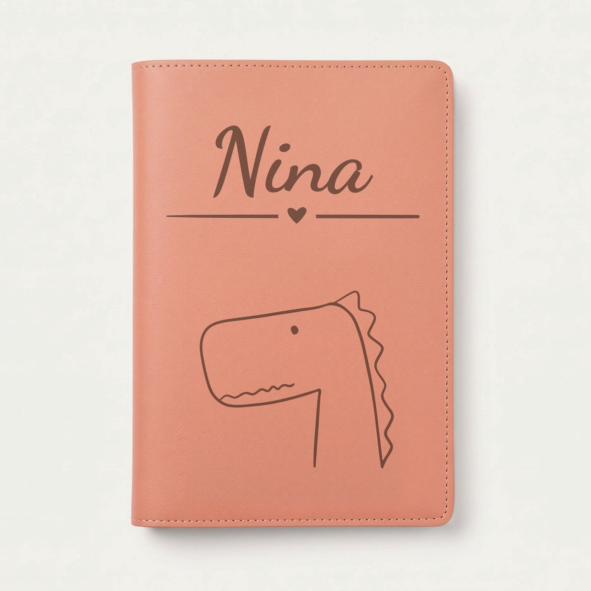 Protège carnet de santé bébé personnalisé – Dinosaure à crête — Terracotta — gravure « Nina »