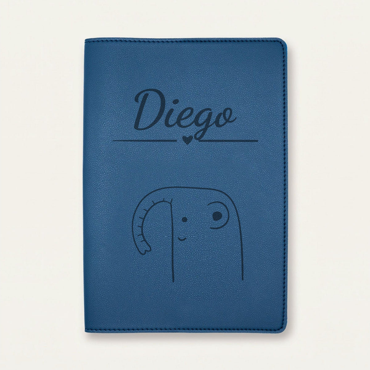 Protège carnet de santé bébé personnalisé – Éléphant — Bleu nuit — gravure « Diego »