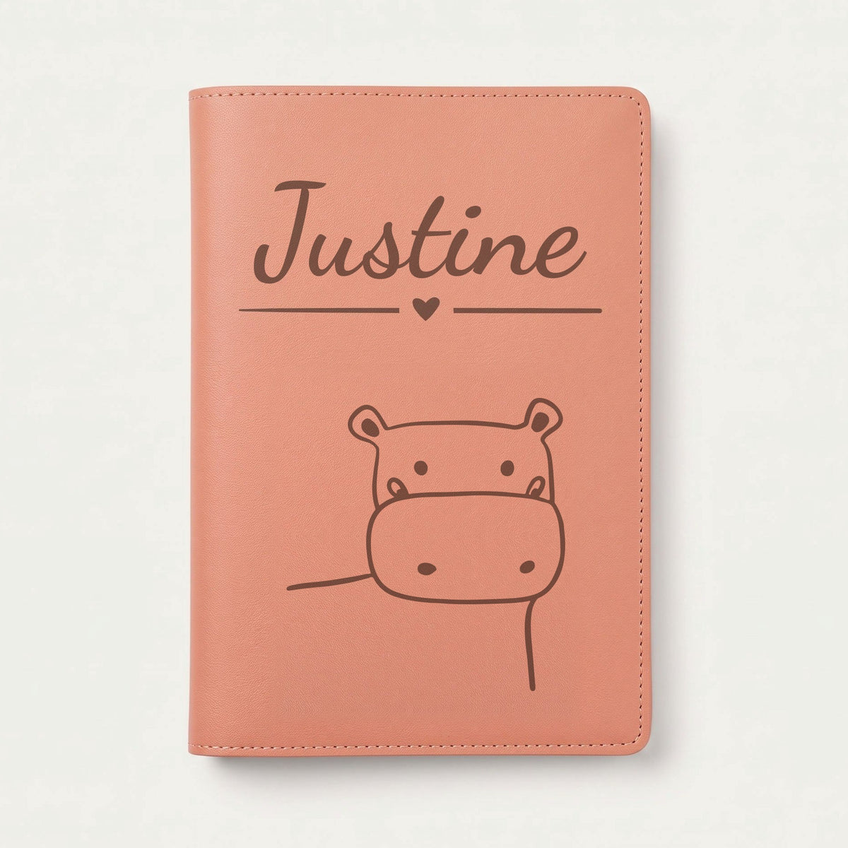 Protège carnet de santé bébé personnalisé – Hippopotame — Terracotta — gravure « Justine »