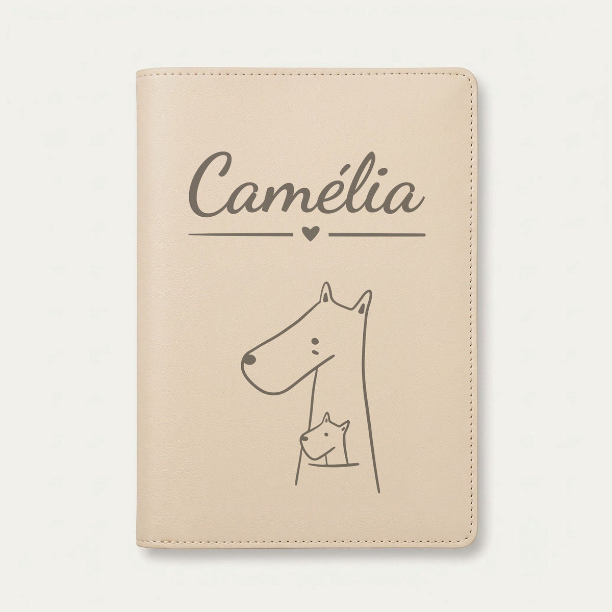 Protège carnet de santé bébé personnalisé – Kangourou et son petit — Crème vanille — gravure « Camélia »