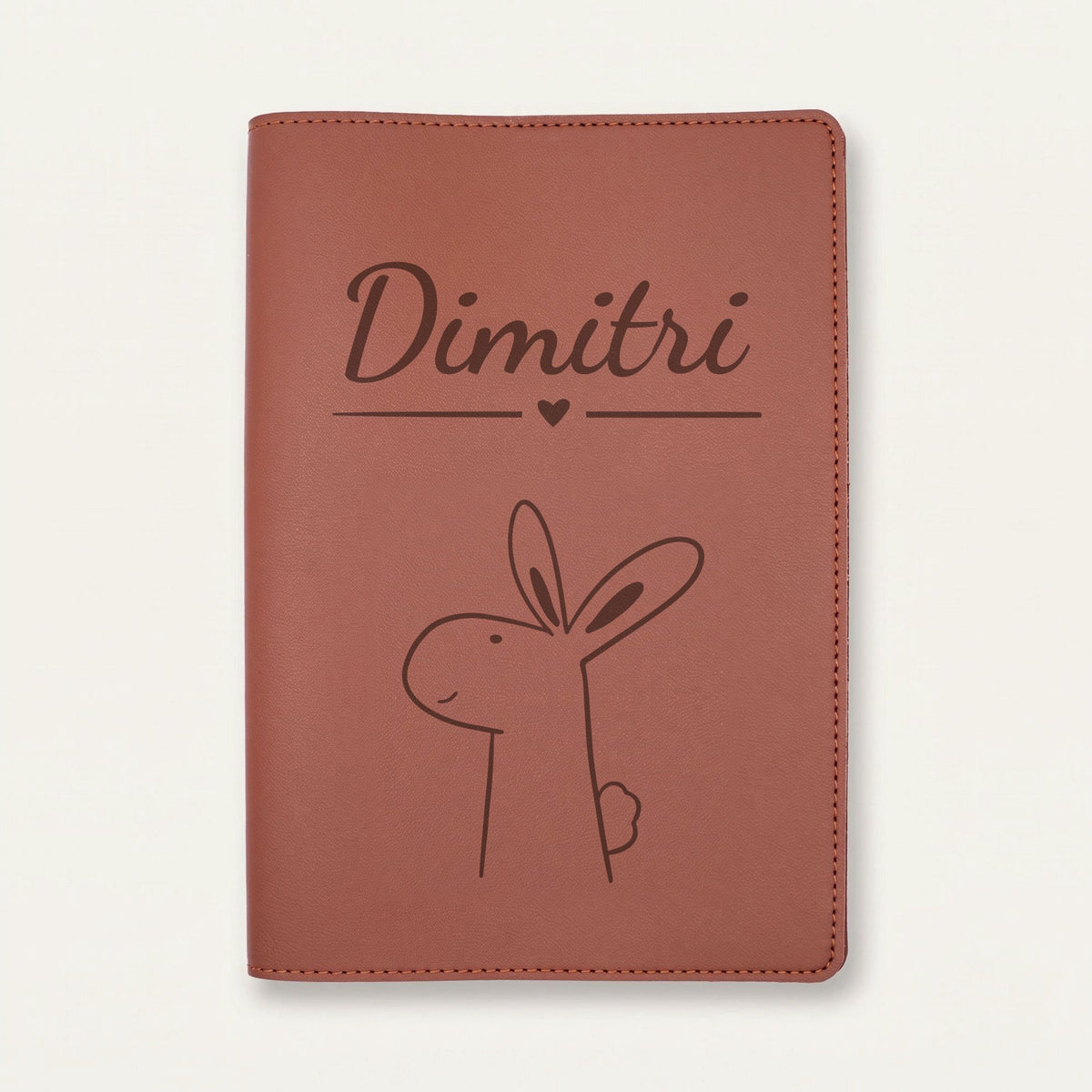 Protège carnet de santé bébé personnalisé – Lapin de profil — Chocolat — gravure « Dimitri »