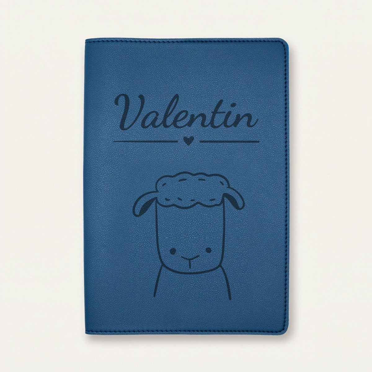 Protège carnet de santé bébé personnalisé – Mouton — Bleu nuit — gravure « Valentin »
