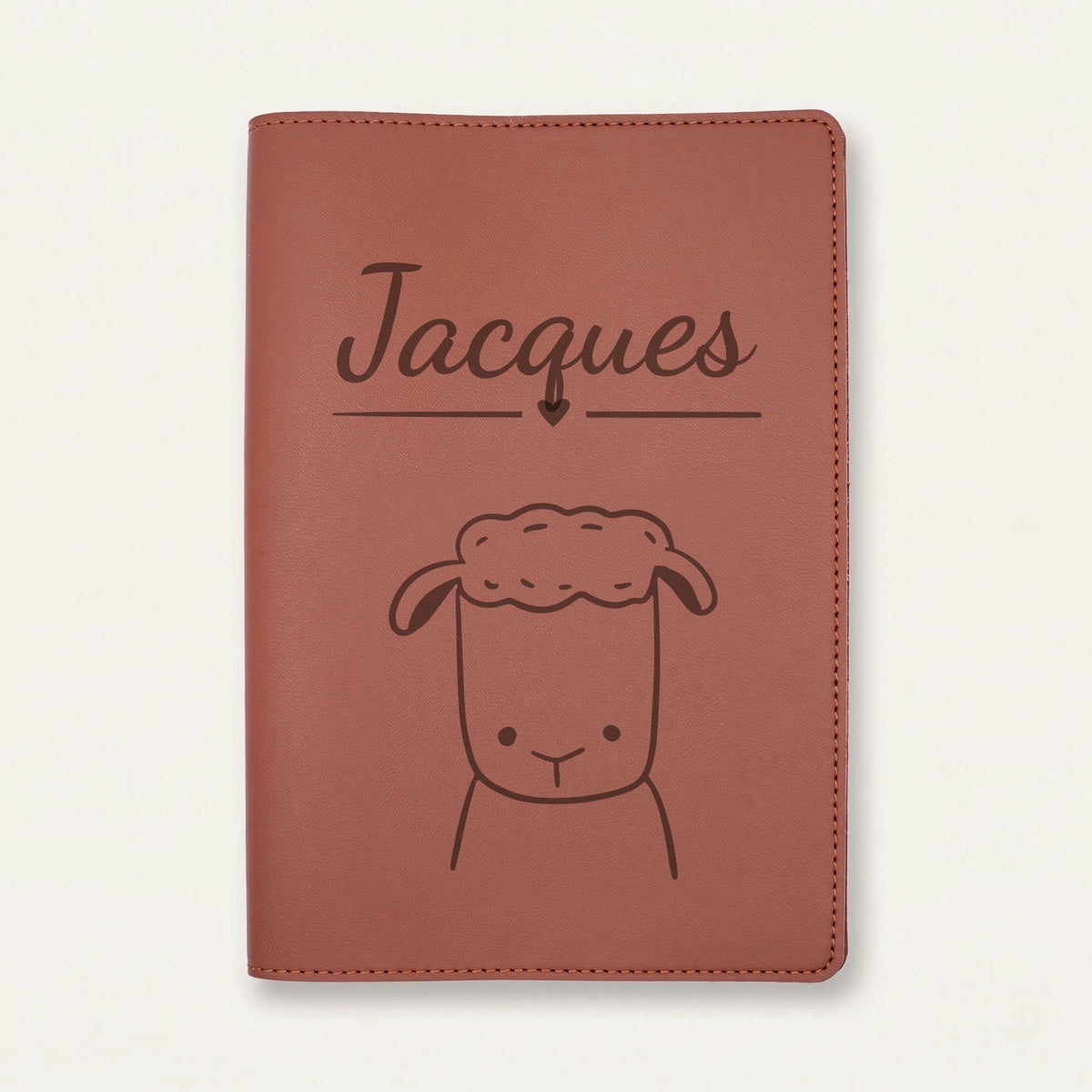 Protège carnet de santé bébé personnalisé – Mouton — Chocolat — gravure « Jacques »