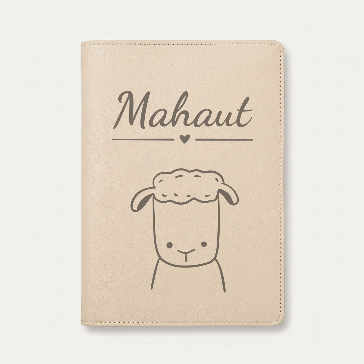 Protège carnet de santé bébé personnalisé – Mouton — Crème vanille — gravure « Mahaut »