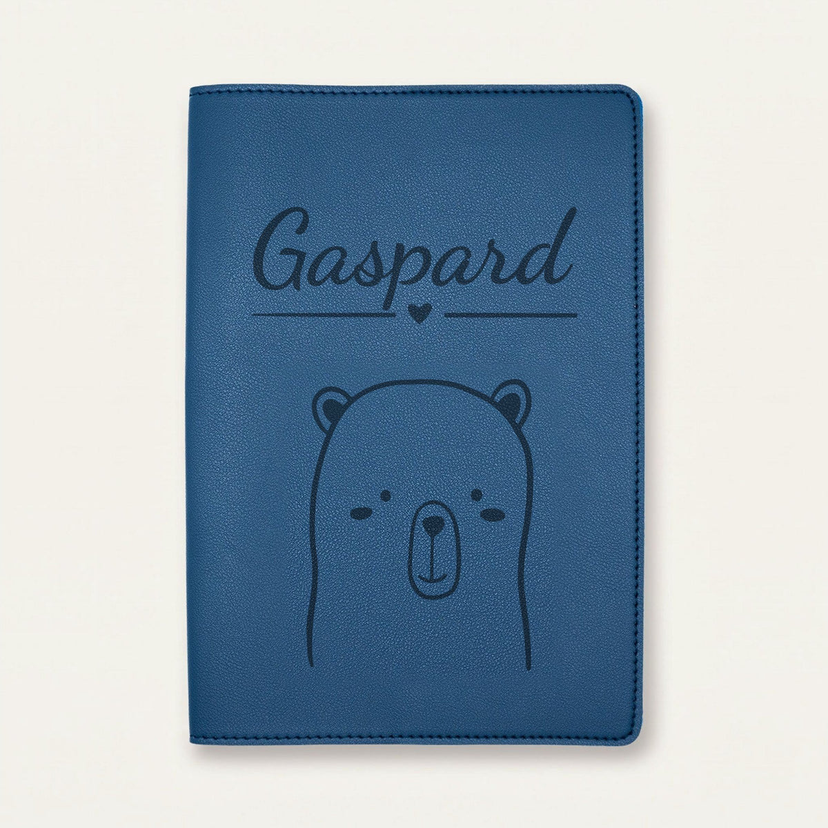 Protège carnet de santé bébé personnalisé – Ourson tout doux — Bleu nuit — gravure « Gaspard »