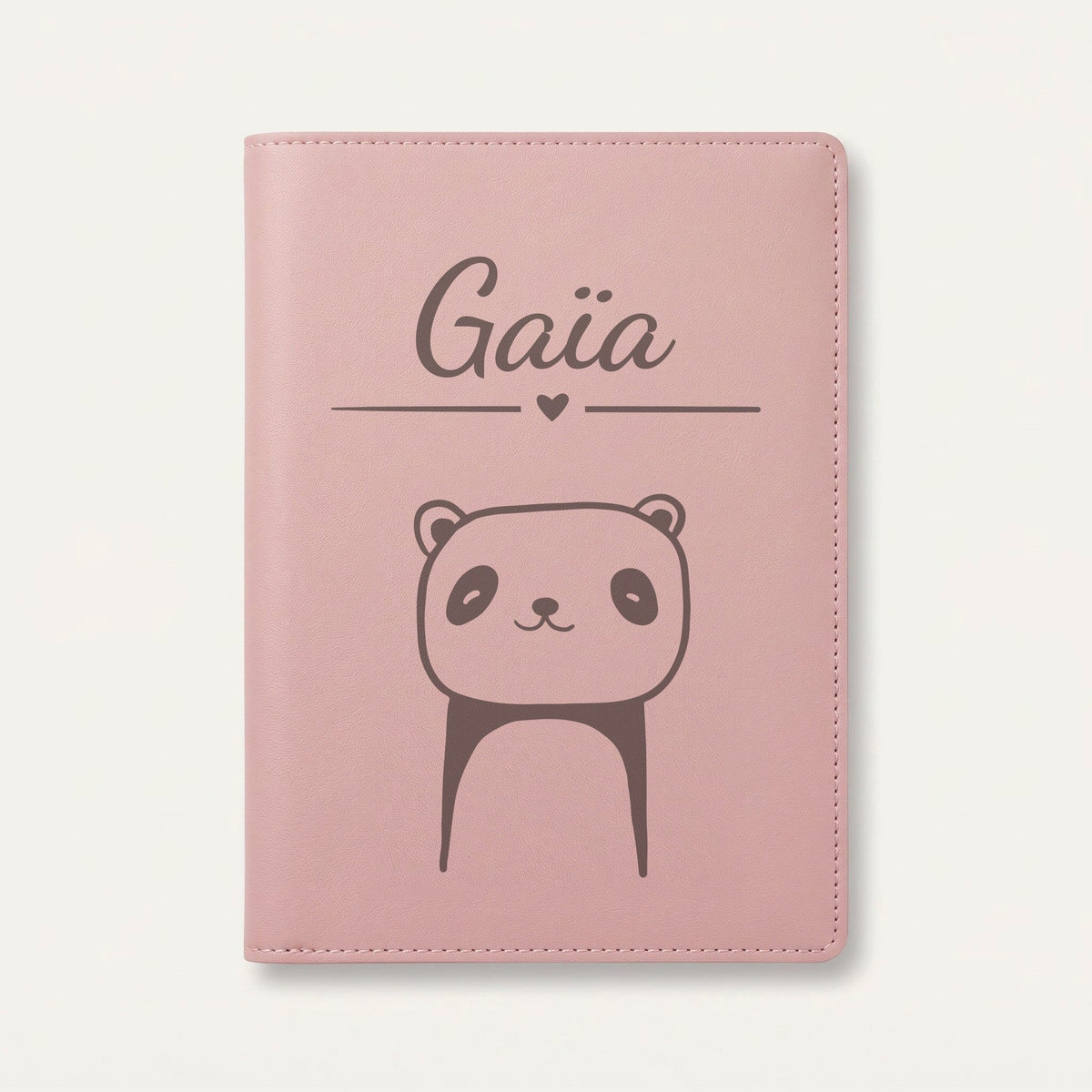Protège carnet de santé bébé personnalisé – Panda — Rose dragée — gravure « Gaïa »