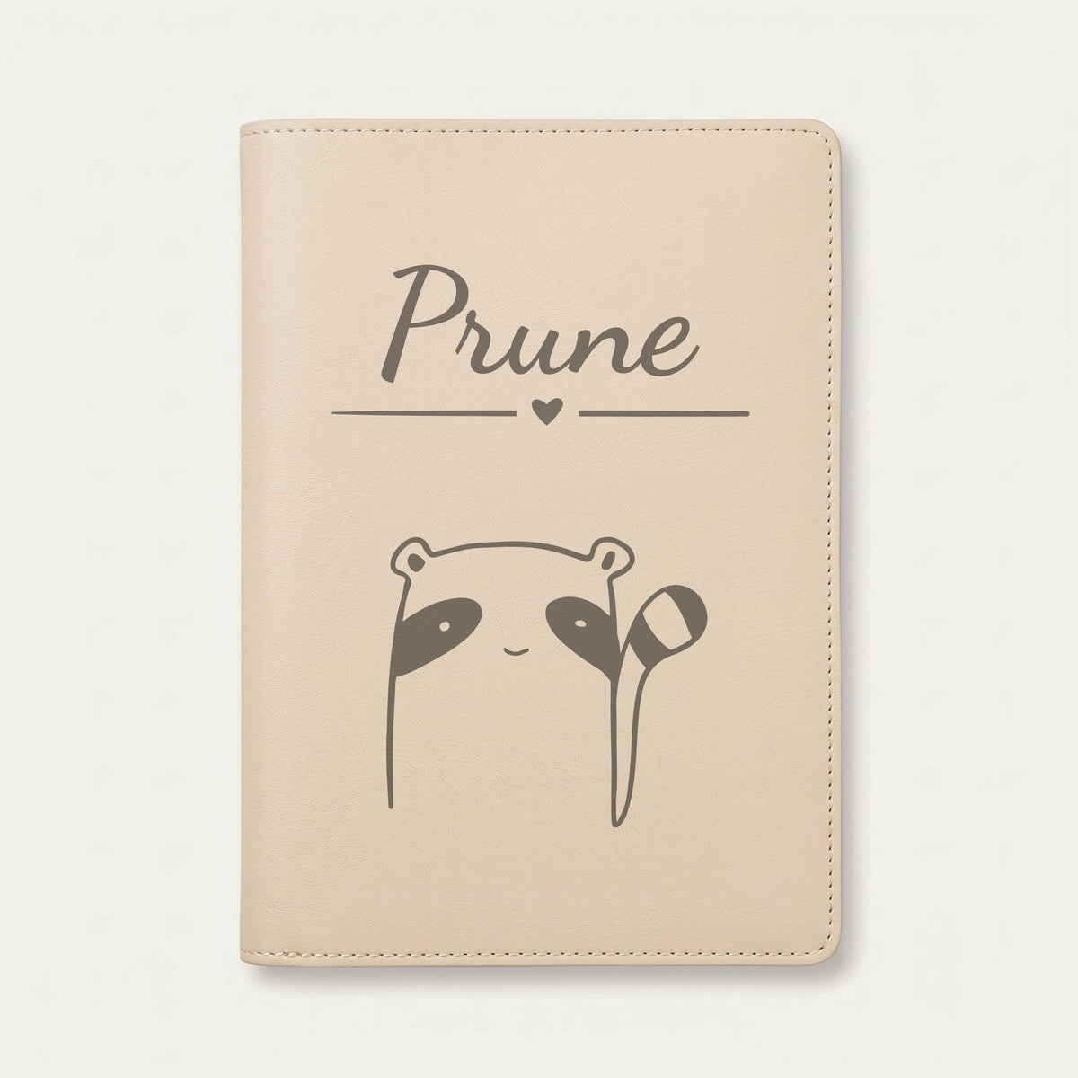 Protège carnet de santé bébé personnalisé – Raton laveur — Crème vanille — gravure « Prune »