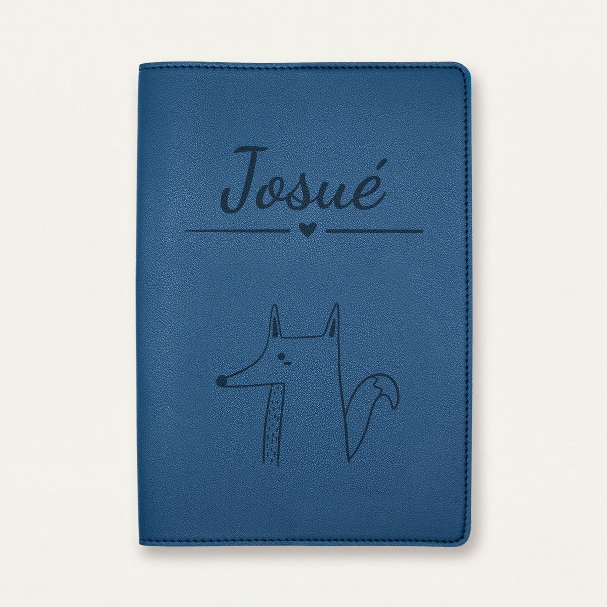 Protège carnet de santé bébé personnalisé – Renard de profil — Bleu nuit — gravure « Josué »
