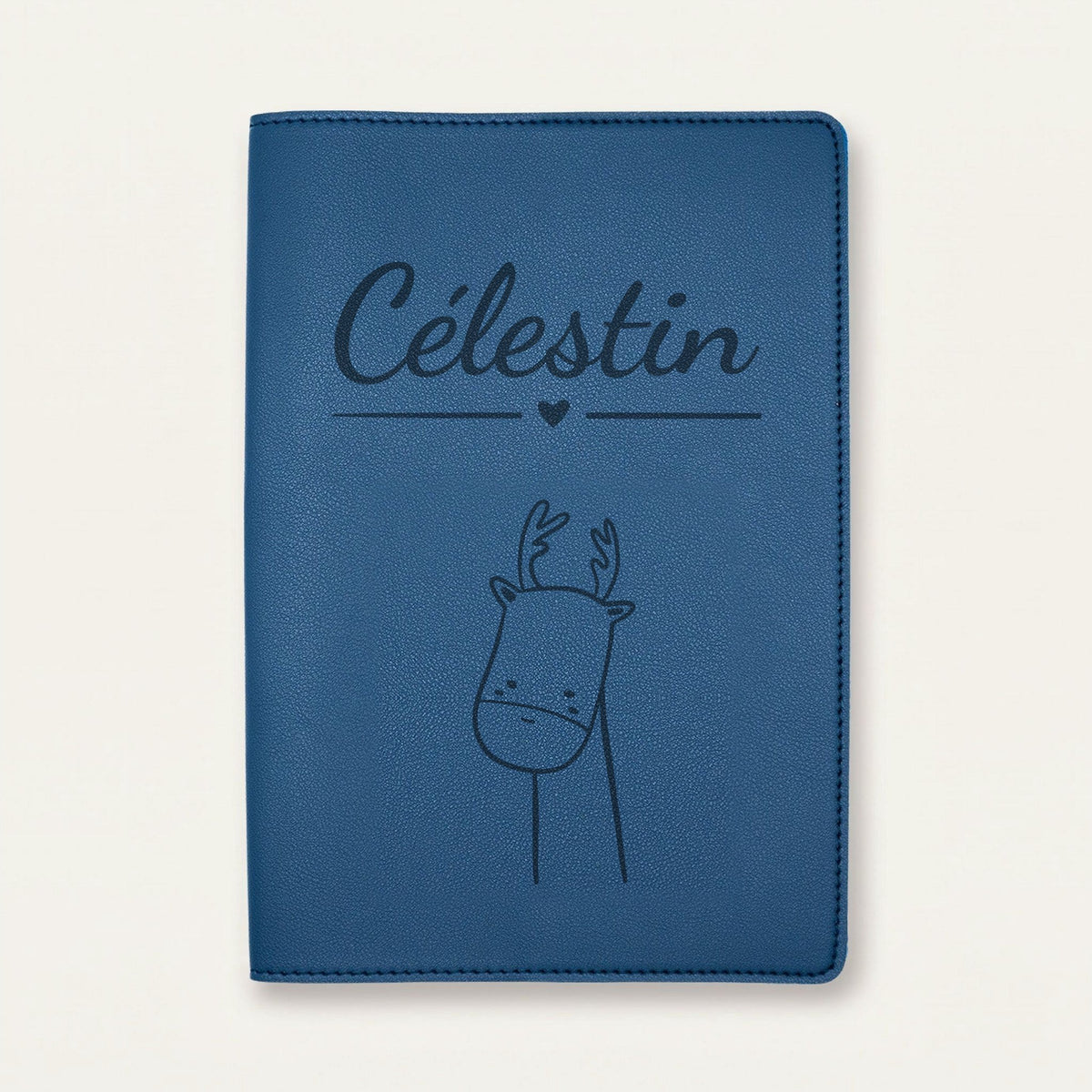 Protège carnet de santé bébé personnalisé – Renne — Bleu nuit — gravure « Célestin »