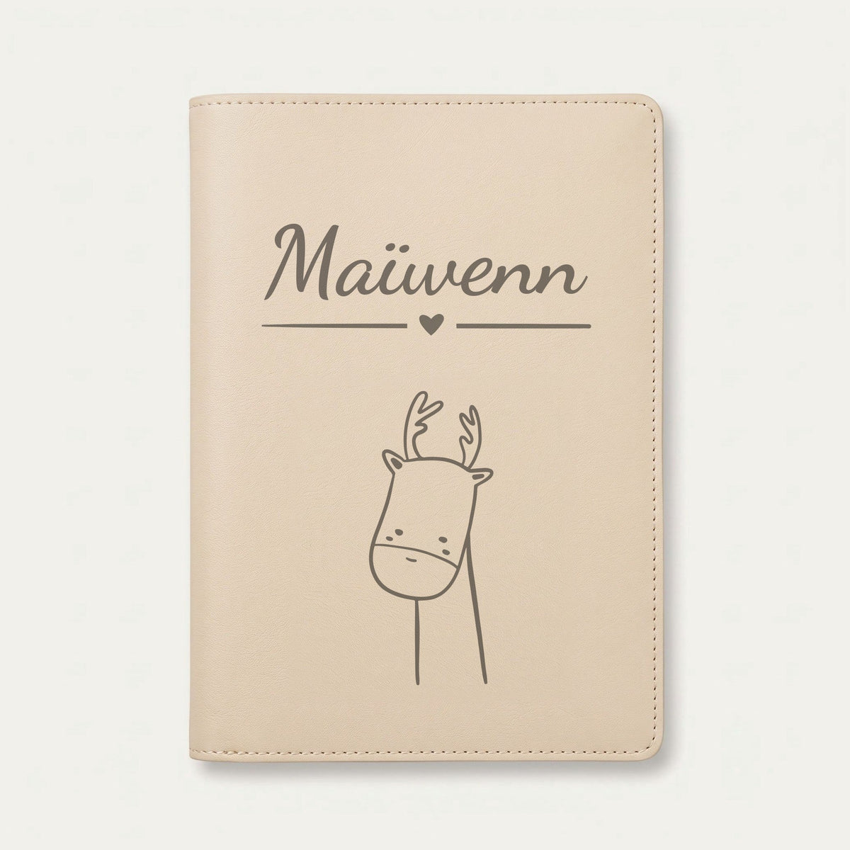 Protège carnet de santé bébé personnalisé – Renne — Crème vanille — gravure « Maïwenn »
