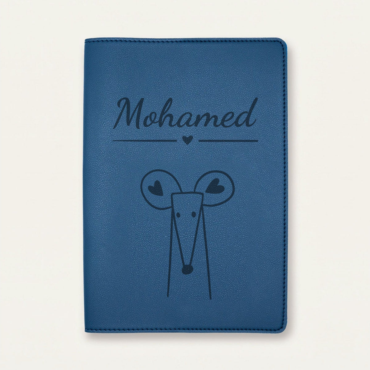 Protège carnet de santé bébé personnalisé – Souris aux oreilles cœur — Bleu nuit — gravure « Mohamed »
