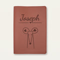 Protège carnet de santé bébé personnalisé – Souris aux oreilles cœur — Chocolat — gravure « Joseph »