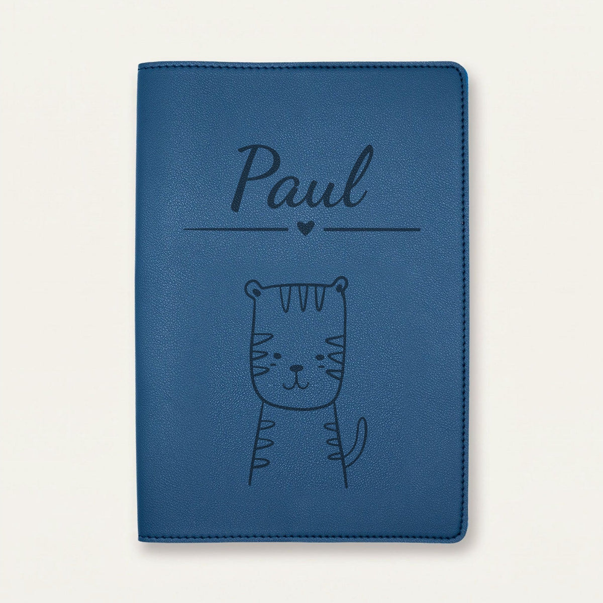 Protège carnet de santé bébé personnalisé – Tigre — Bleu nuit — gravure « Paul »