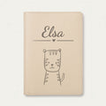 Protège carnet de santé bébé personnalisé – Tigre — Crème vanille — gravure « Elsa »
