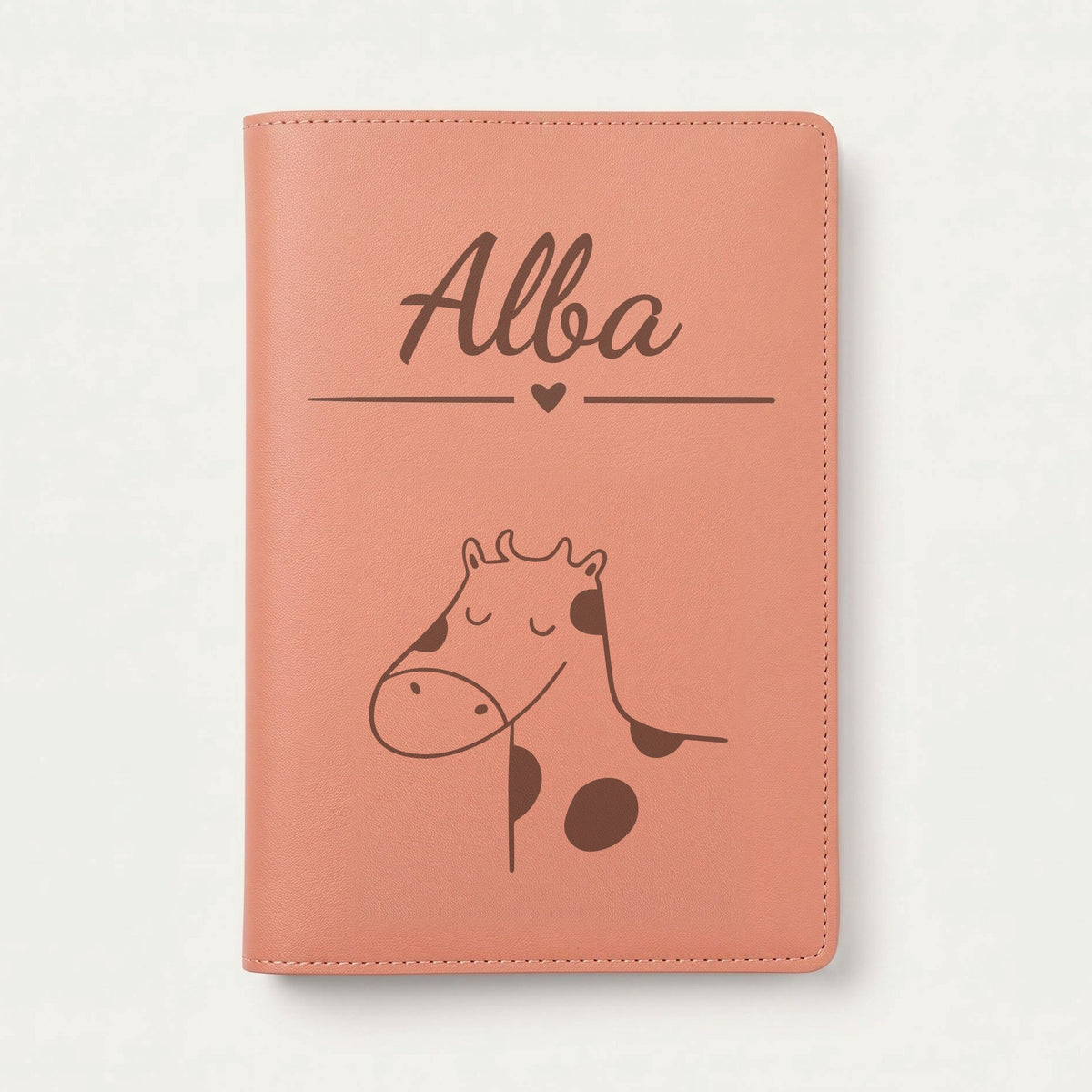 Protège carnet de santé bébé personnalisé – Vache tachetée — Terracotta — gravure « Alba »