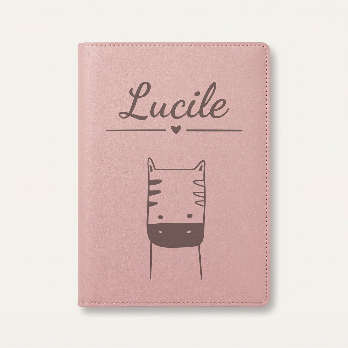 Protège carnet de santé bébé personnalisé – Zèbre — Rose dragée — gravure « Lucile »