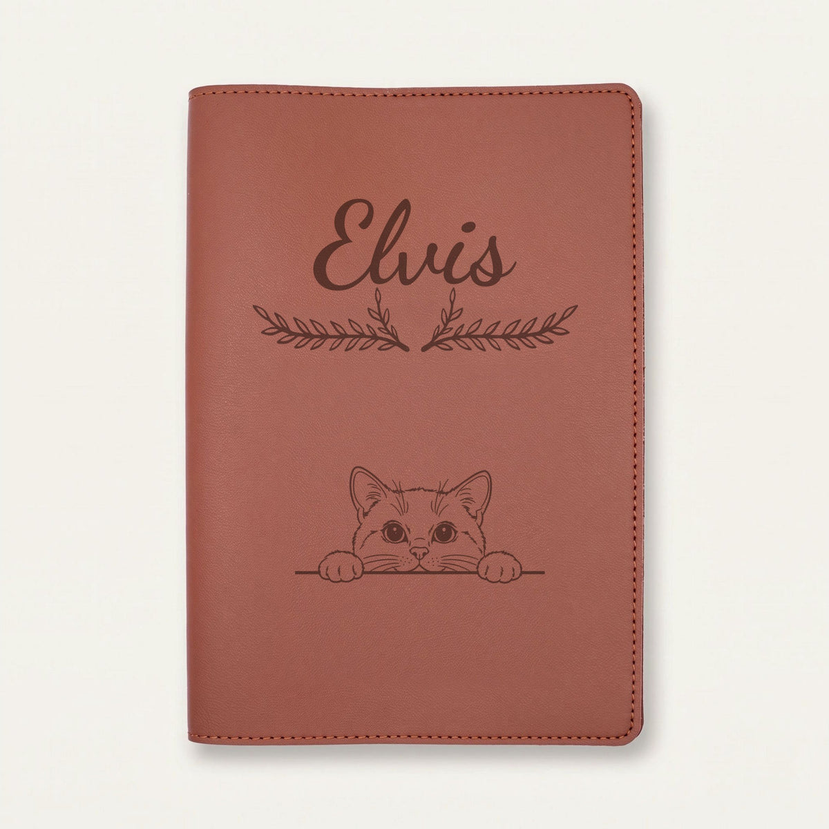 Protège carnet de santé chat personnalisé – Blanc — Chocolat — Bouquet — gravure « Elvis »
