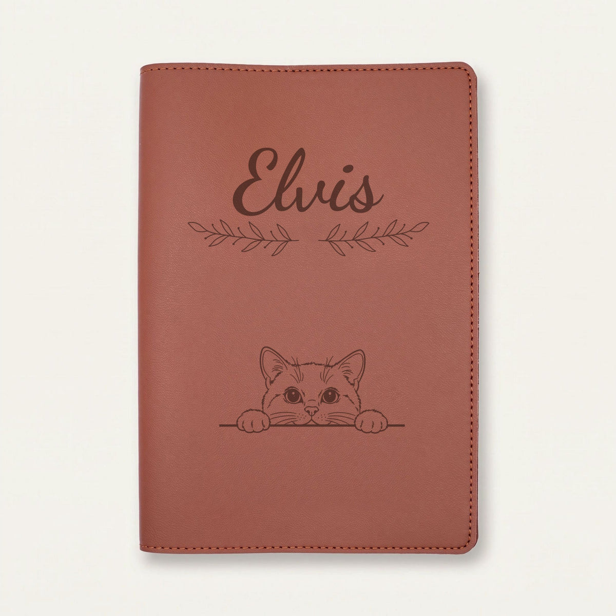 Protège carnet de santé chat personnalisé – Blanc — Chocolat — Rameaux — gravure « Elvis »