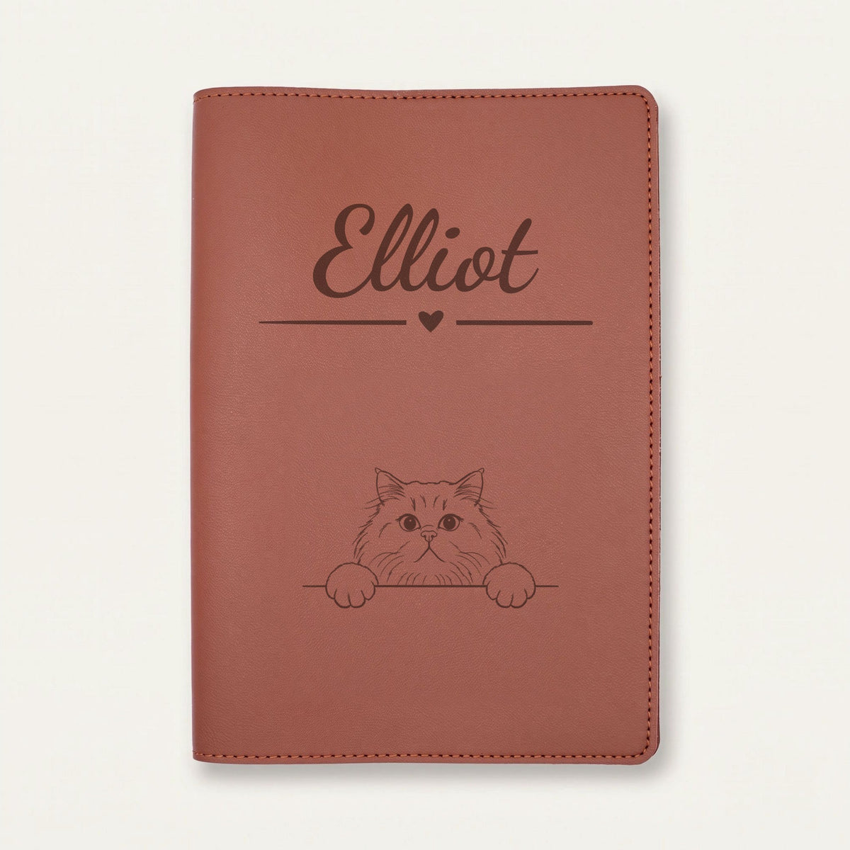 Protège carnet de santé chat personnalisé – British longhair — Chocolat — Cœur — gravure « Elliot »