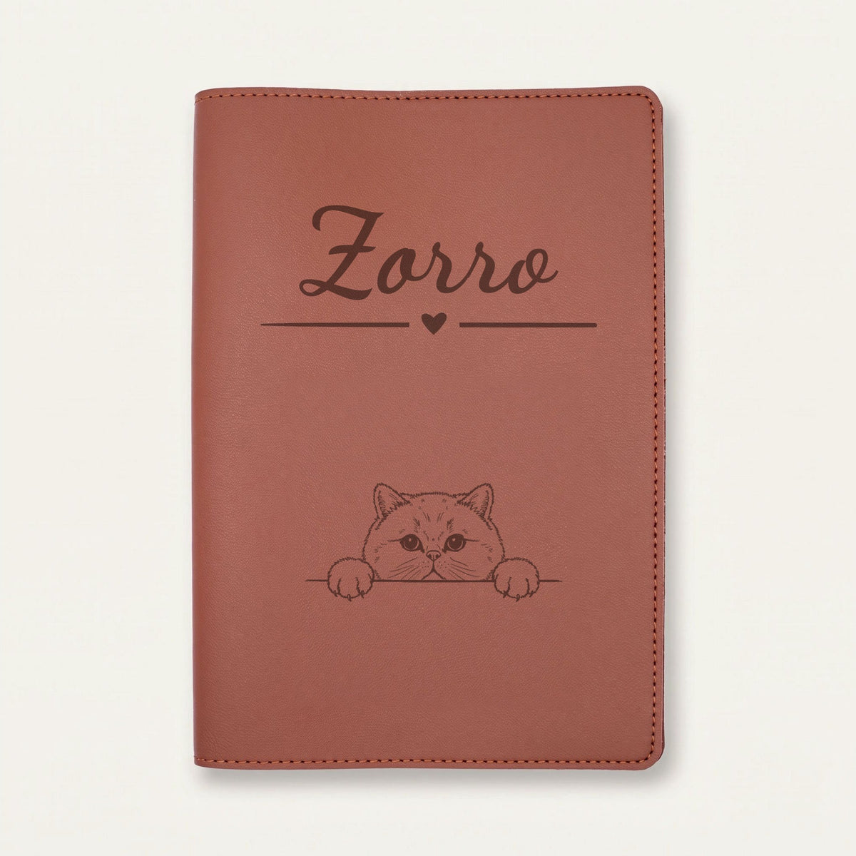 Protège carnet de santé chat personnalisé – British shorthair — Chocolat — Cœur — gravure « Zorro »
