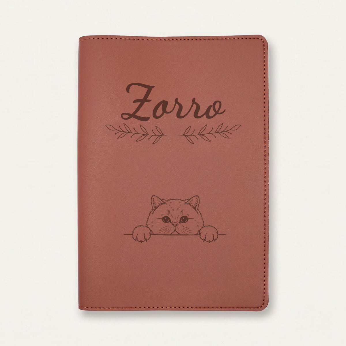 Protège carnet de santé chat personnalisé – British shorthair — Chocolat — Rameaux — gravure « Zorro »