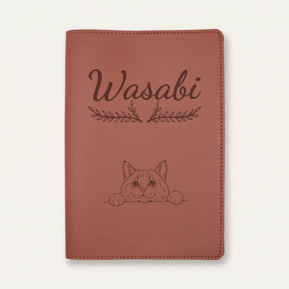 Protège carnet de santé chat personnalisé – Chartreux — Chocolat — Bouquet — gravure « Wasabi »