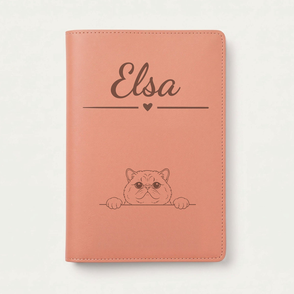 Protège carnet de santé chat personnalisé – Exotic shorthair — Terracotta — Cœur — gravure « Elsa »