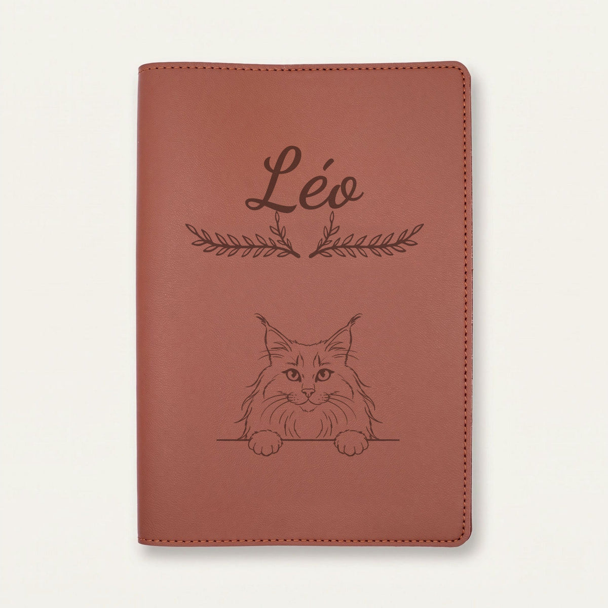 Protège carnet de santé chat personnalisé – Norvégien — Chocolat — Bouquet — gravure « Léo »